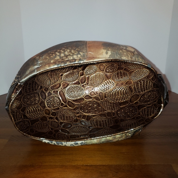 Large Reflections Purse - Picture 4 of 11